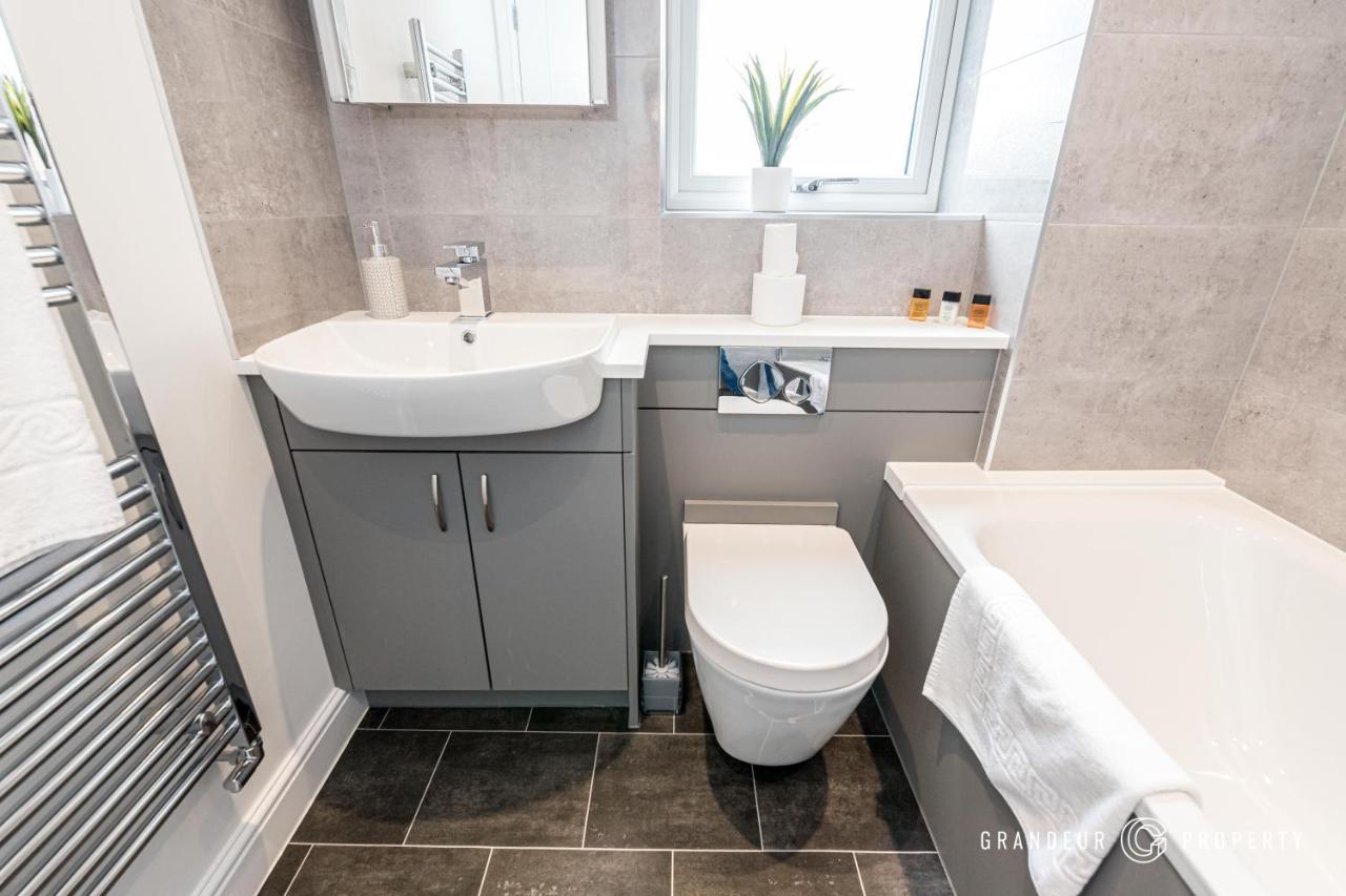 Denmark House By Grandeur Property Βίλα Poole Εξωτερικό φωτογραφία