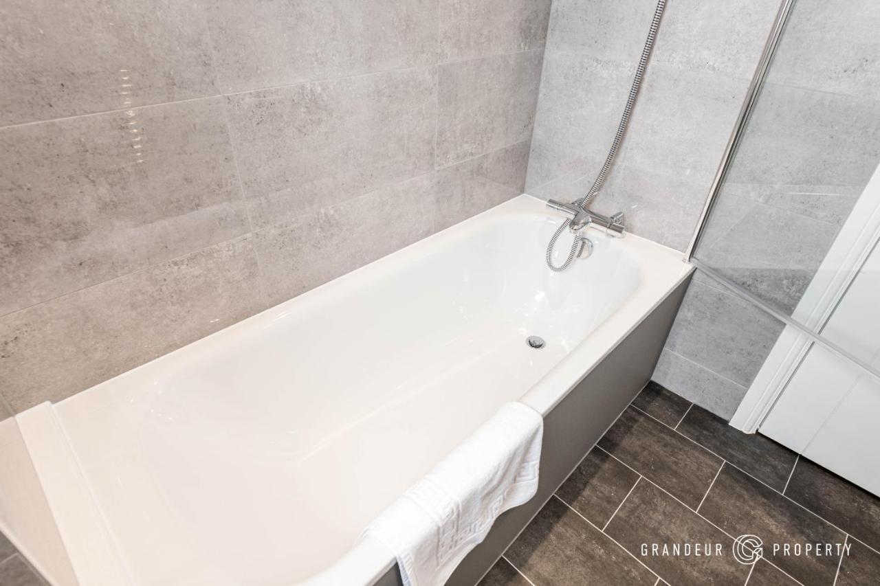 Denmark House By Grandeur Property Βίλα Poole Εξωτερικό φωτογραφία