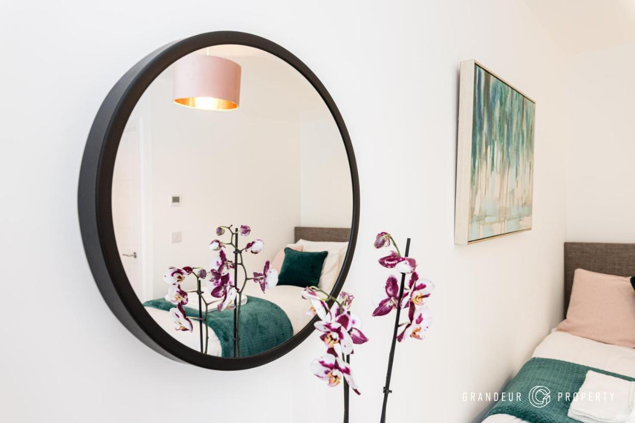 Denmark House By Grandeur Property Βίλα Poole Εξωτερικό φωτογραφία